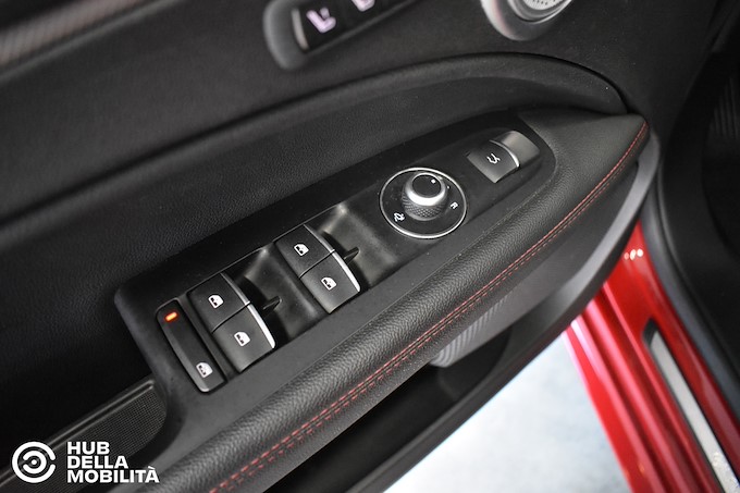 ALFA ROMEO Stelvio 2.2 Turbodiesel 210 CV AT8 Q4 Tributo Italiano